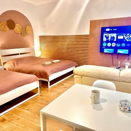 Apartment Kate - Old Town Bratislava Exterior photo